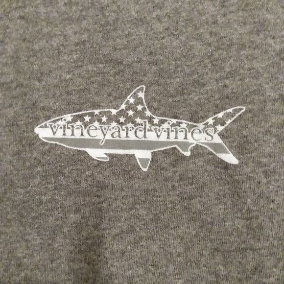 Vineyard Vines dark gray tee shirt - Picture 2 of 6